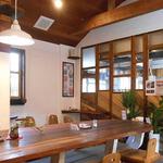 手打ち蕎麦 仙太郎 - 内観：大船（大テーブル）が真ん中に