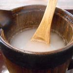 手打ち蕎麦 仙太郎 - 蕎麦湯　大きい「おさじ」が嬉しい