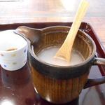 手打ち蕎麦 仙太郎 - 蕎麦湯　大きい「おさじ」が嬉しい