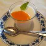 重慶飯店 - 杏仁プリン