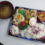 秋桜 - 焼き肉と唐揚げ弁当(2016/09/12撮影)