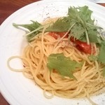 Osteria Pizzeria PRIMO - しらすと水菜とトマトのペペロンチーノ