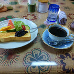 茶房 うえだ - マイルド珈琲とモーニングサービス