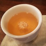Zan - 中国茶、浮いているのは菊だそうです。
