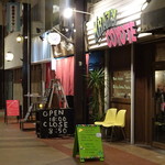 クレイジー コヨーテ - ヨンバル→てんやわんや→クレイジーコヨーテと飲食店が並びます