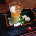 竹仙 - 豆乳プリンとフルーツ、それに小さな八ツ橋