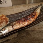 さかさ - サンマ炭火焼き