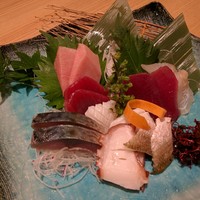 横浜 金谷 - 刺し身盛合せ（マグロ赤身、大トロ、カマス、〆鯖、タコ、平目昆布締め）