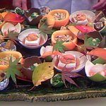 和やまむら - 四人分のお皿･･･キレイすぎて、思わずパチリ★