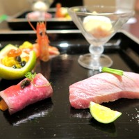 不風流 - 無花果胡麻あん・和牛雲丹巻 キャビア チャービル・かぼす釜 松茸 岩茸 菊花 いくら・本鮪炙り寿司 芽葱 岩塩・才巻黄身酢掛け
                