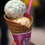 サーティワンアイスクリーム - 料理写真:ダブル(ポッピングシャワー、キャラメルリボン)