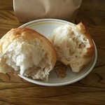 西洋懐石アンシャンテ - 酒粕パン 割ってみました