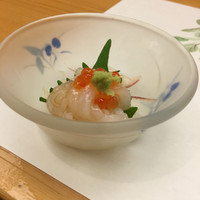 銀座寿司幸本店 丸ビル店 - アオリイカの耳の細切りとスミイカの刺身
