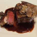 ワッシーズダイニングスープル - ブッフ・ロッシーニの断面