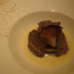 エル ブランシュ - 石巻漁港から届いた牡蠣のポッシェと下田の金目鯛のうろこ焼き、牡蠣とアサリのジュのクリームスープ、秋トリュフの香り