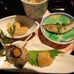 日本料理 旬彩 - 前菜　　貝柱粒雲丹和え　　若鮎　　煮穴子焼霜　姫さざえ　湯葉ちりめん
