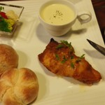 雪詩慕雲 - タンドリーチキン、エビと野菜のマリネ、ビシソワーズ、パン
      
      