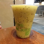 Happy Inn Juice Bar - オレンジ&キウイジュース