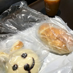 パン工場 - 料理写真:うさちゃんと塩パン(2016.09現在)