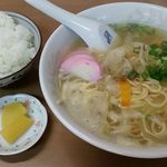 つたえ食堂 - ラーメン５５０円とご飯１００円　計６５０円