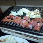 手打そば ちしま - ガスコンロで焼くのが楽しい