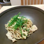 Konana - 醤油和ポリタン。ナポリタンというより、和風ペペロンチーノの味。れんこんがおいしい