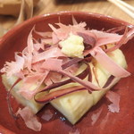 大衆酒場ゑい司 - 鰹節はその場で削ってくれる