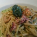 イルベッカフィーコ - 香ばしいガーリックにフレッシュなトマト、蛸の旨味にバジルのソースが絶品