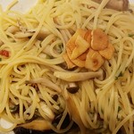 ハシヤ - キノコはシイタケ、シメジ。　2016.9