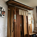 吟八亭 やざ和 - 2階にある店舗入り口