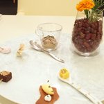 メイユー アヴニール ア トウキョウ - ランチコース 2592円 のプティ フール