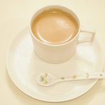 メイユー アヴニール ア トウキョウ - ランチコース 2592円 のコーヒー