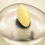 メイユー アヴニール ア トウキョウ - ランチコース 2592円 のバター