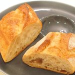 メイユー アヴニール ア トウキョウ - ランチコース 2592円 のパン