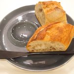 メイユー アヴニール ア トウキョウ - ランチコース 2592円 のパン