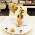 メイユー アヴニール ア トウキョウ - ランチコース 2592円 の可愛く豊富なプティサレ、平塚産 無農薬野菜のクリュディテ畑