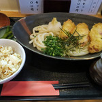 うどん処 おはな - かしわ天ぶっかけうどん(冷)＋鯛飯ごはん