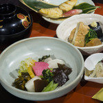 あしびの郷 - おつけもの御膳：江戸時代より続く奈良漬の老舗「あしびや本舗」のお漬物を美味しく召し上がっていただく御膳です