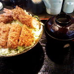 ガツめしと旨い鮨の店　ひらの - 海老、ヒレカツ丼、貝汁付き700円