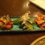 炭火焼肉 六本木 隆 - キムチ盛り合わせ