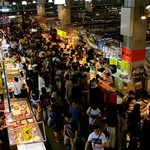 唐戸市場 活きいき馬関街 - ２階から見た市場の様子。すごい人！！！
      