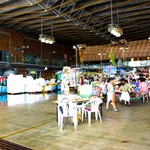 唐戸市場 活きいき馬関街 - 唐戸市場へ移動。唐戸市場の中。おっでかいふぐが！
      