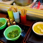 唐戸市場 活きいき馬関街 - ネギなどは自分で好きなように追加可能。