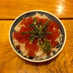 蕎麦切り 春のすけ - ミニいくら丼、500円です。