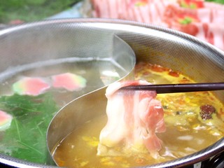 h Tomma Ru Shouten Aishi - 2色スープしゃぶしゃぶ