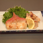 Grilled hokki shellfish with butter, grilled with salt