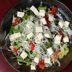 Wasabi Izakaya Anagura - 豆腐としらすのサラダ