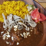 スローコーヒー - キノコのバターチキンカレー