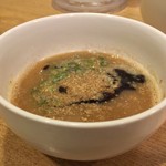 カーザ ルカ - カルボナーラ風つけ麺のつけ汁。ミラノとんこつラーメソよりもさらに濃厚な味わい。