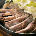 ``Satsuma Kurobuta Teppanyaki'' is thickly cut and grilled to be juicy.